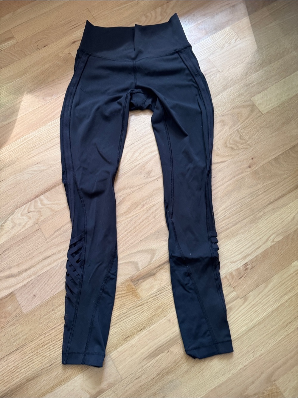 Lululemon Women’s Black Criss Cross Mesh Leggings